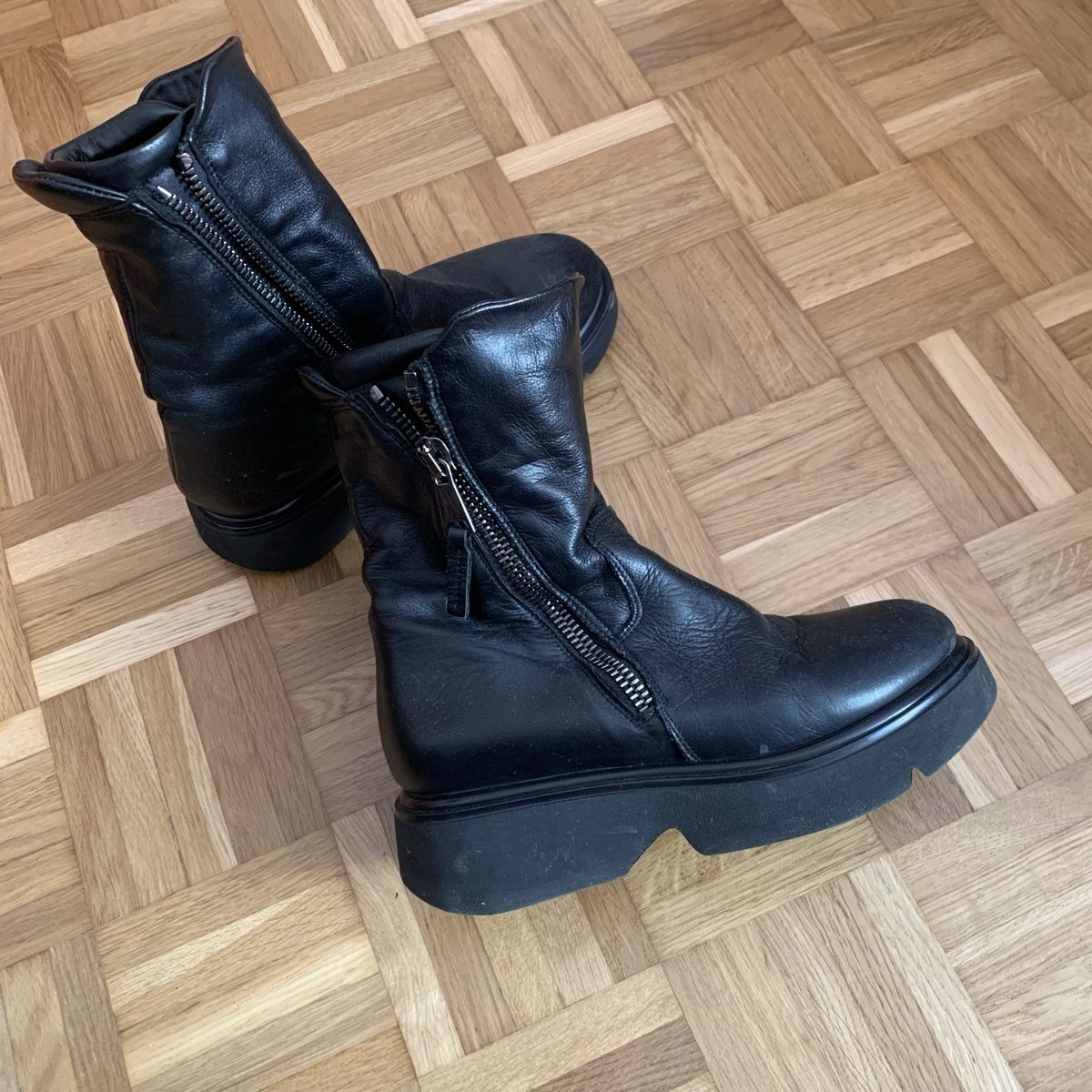 Scarpe da donna: Designer Leder Stiefel, Gr. 38 – Usato da Zollikon venduto da Ranunkulus 2