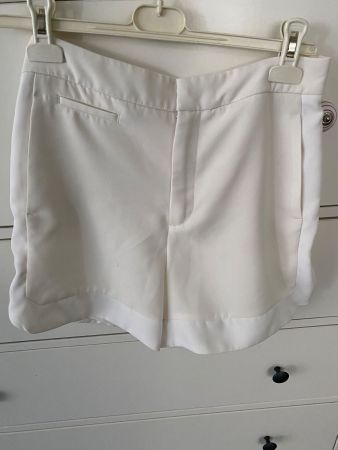 Edle Sommershorts eingefasst Zara  Gr M gefüttert