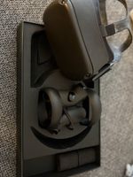 Oculus Quest  - Meta