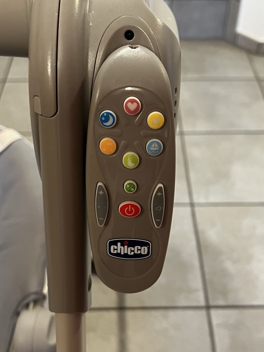 Chicco Sdraiette & Sdraiette a dondolo: Babyschaukel Chicco – Usato da Waltalingen venduto da Plouda 3