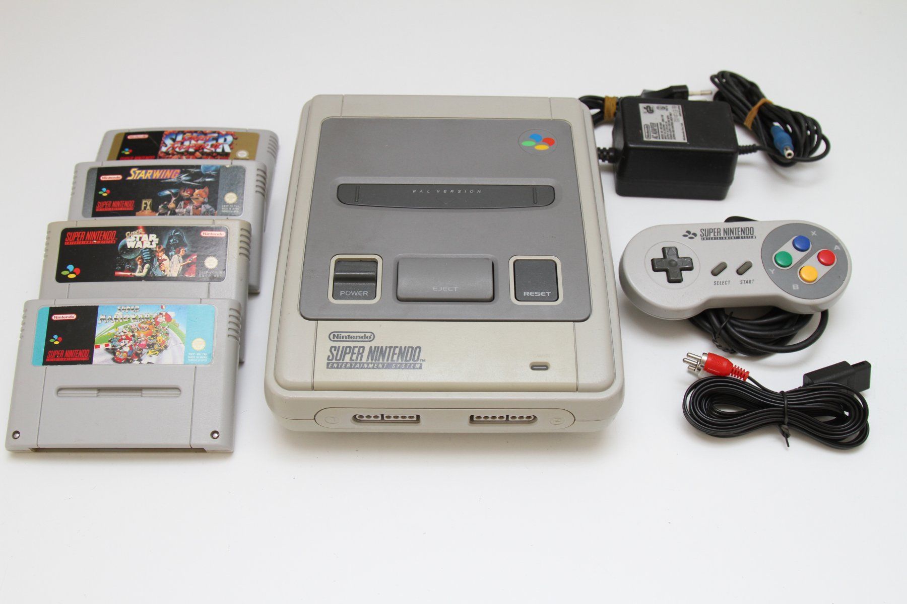 Nintendo Console: Nintendo SNES mit Spielen – Usato da Basel venduto da camelot99