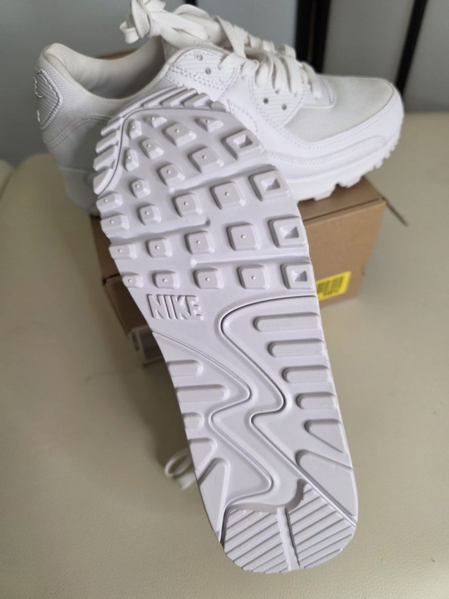 Nike Scarpe da uomo: Nike Air Max 90 38 weiss – Nuovo (secondo la descrizione) da Amriswil venduto da flo_r2xt 1