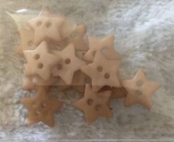 13 Sterne beige Kunststoff Knöpfe Aufnäher Näh Knopf OVP