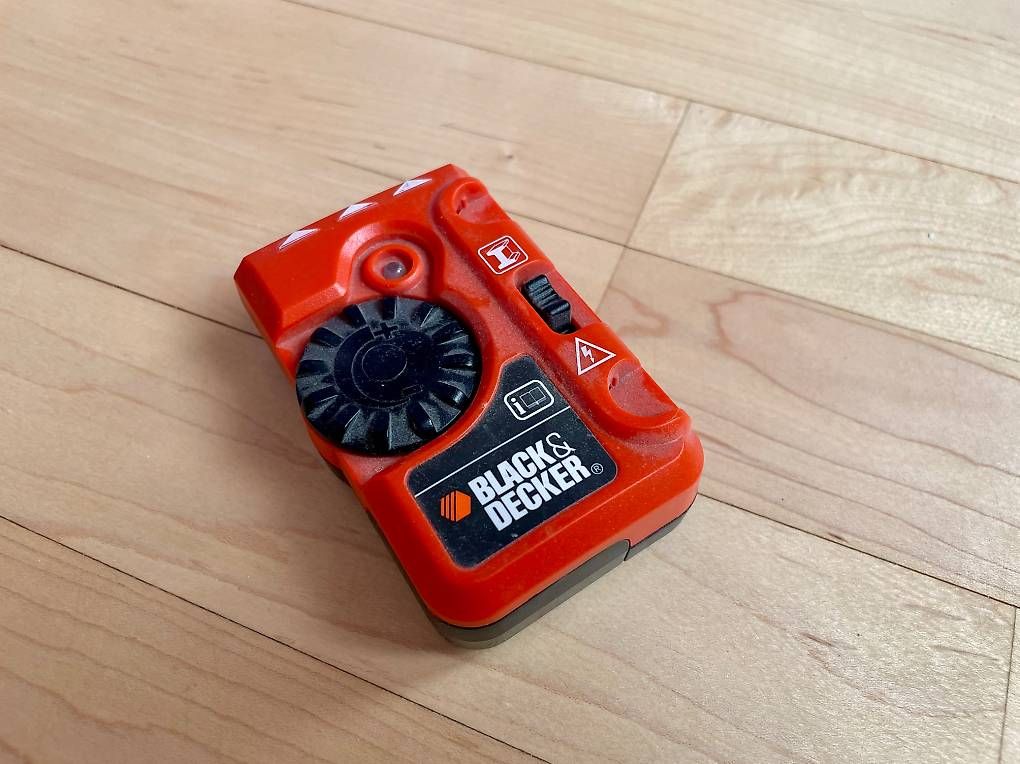 Spielzeuge: Black & Decker SF100 Stud Finder Balkensuchgerät – Gebraucht aus Chur von Tenorio