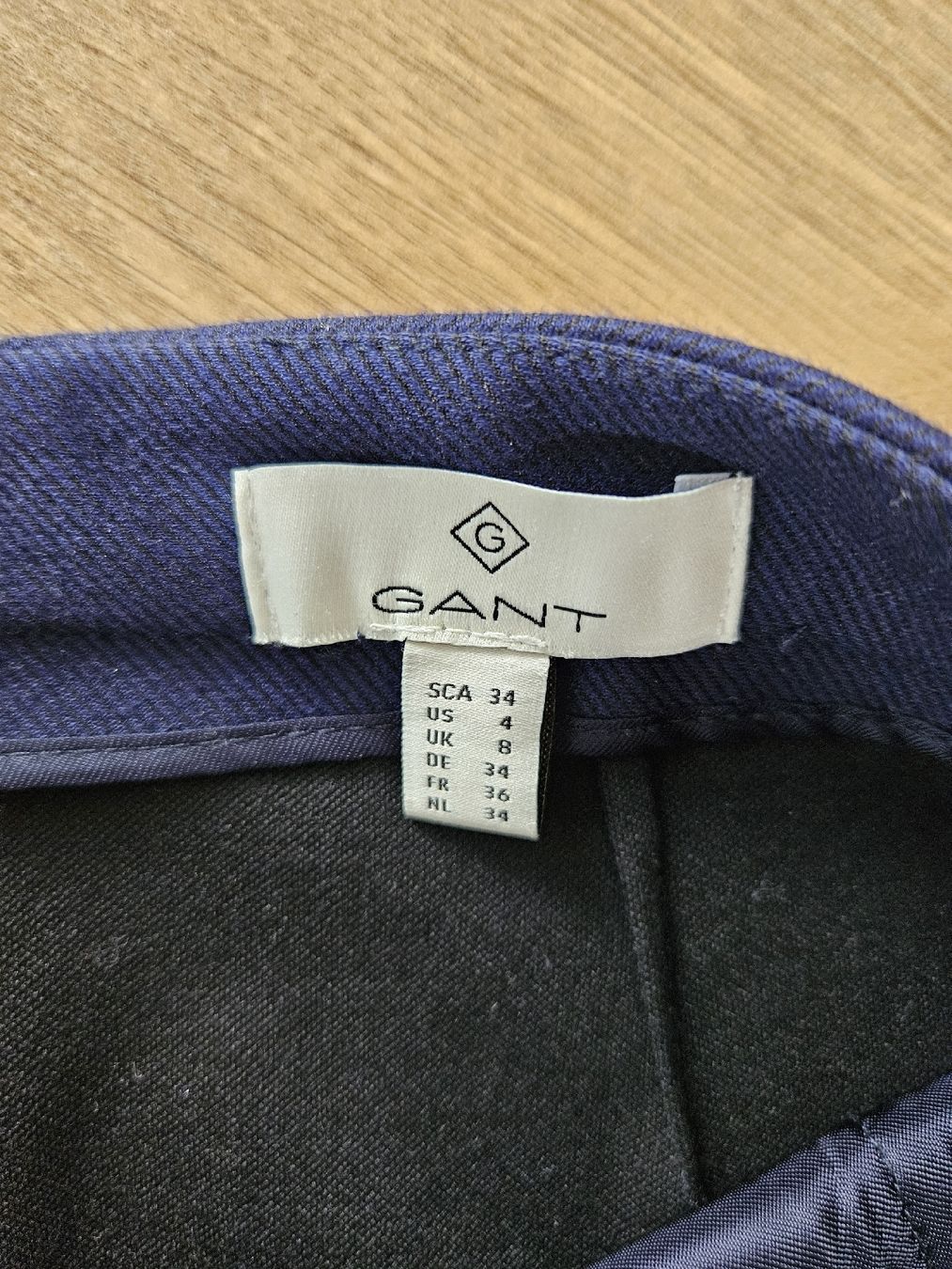 Gant Gonne: Bleistift Rock von GANT  Gr.  34 – Nuovo (secondo la descrizione) da Rhäzüns venduto da inf_rcj7 1
