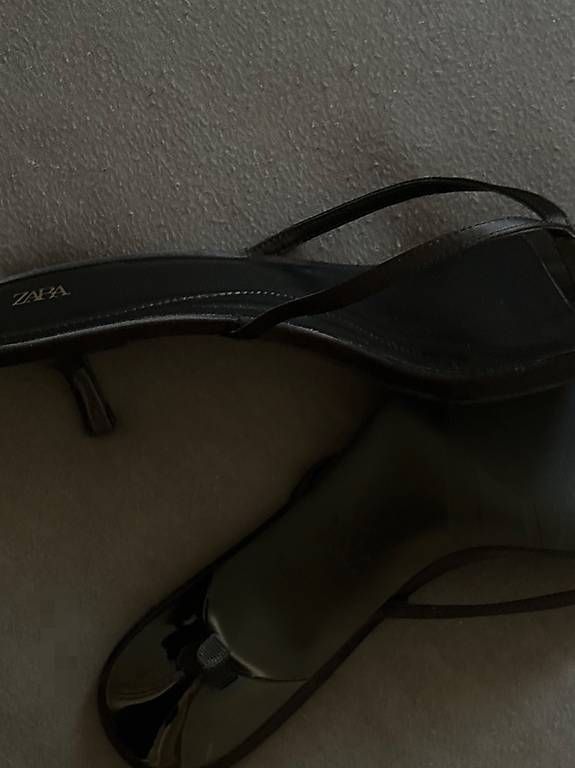 Scarpe da donna: Zara Kitten Heels Grösse 41 - Schwarz – Usato da Winterthur venduto da hndrxxoxo 2