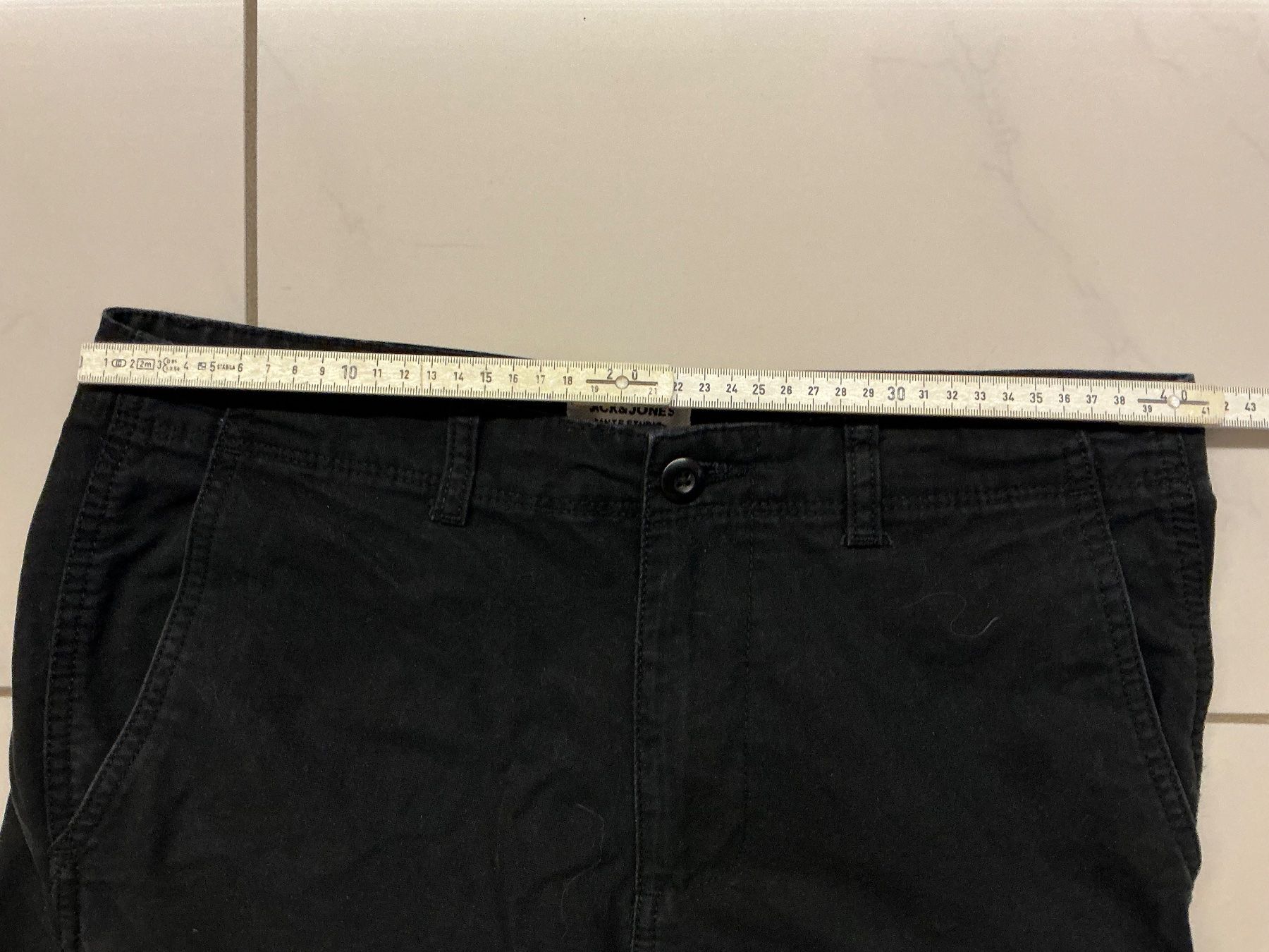 Jack & Jones Pantaloni: Gebrauchte Cargo Hose Gr.31/34 Jack Jones – Usato da Biel-Benken BL venduto da Sahra1 2