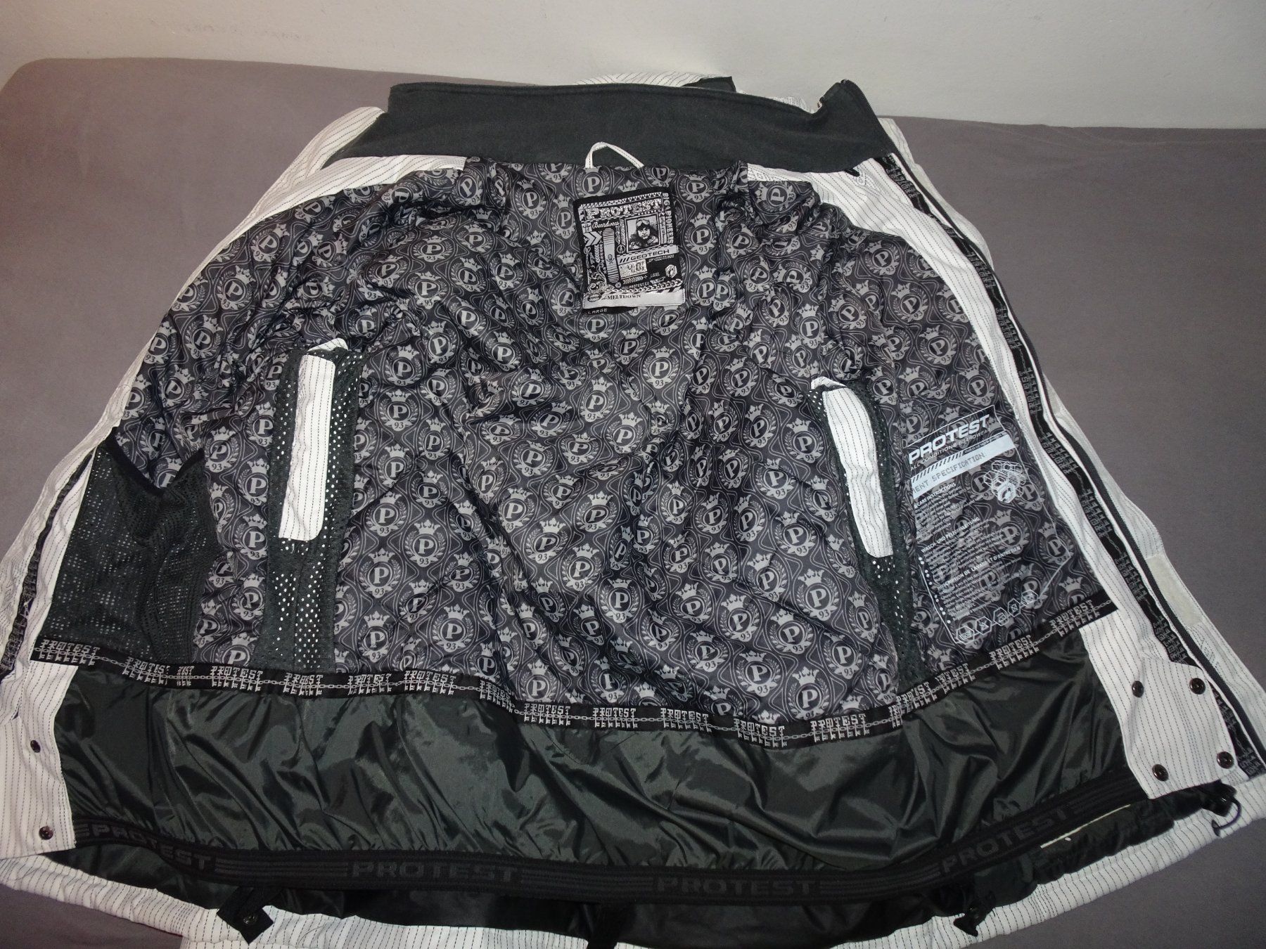 Giacche: Protest  Snowboard Jacke – Usato da Waldenburg venduto da LuxusTrends