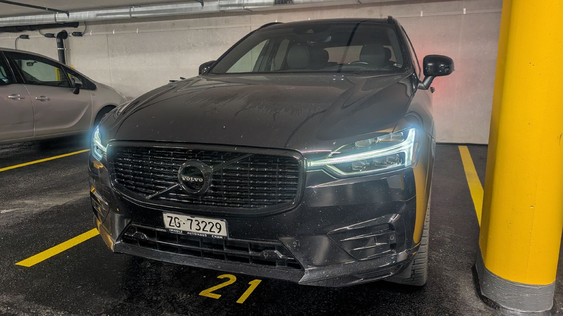 Volvo Automobili: Volvo XC60 D4 R-Design – Usato da Cham venduto da KeNon