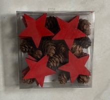 Adventsdeko: Holzsterne & Zapfen, rot