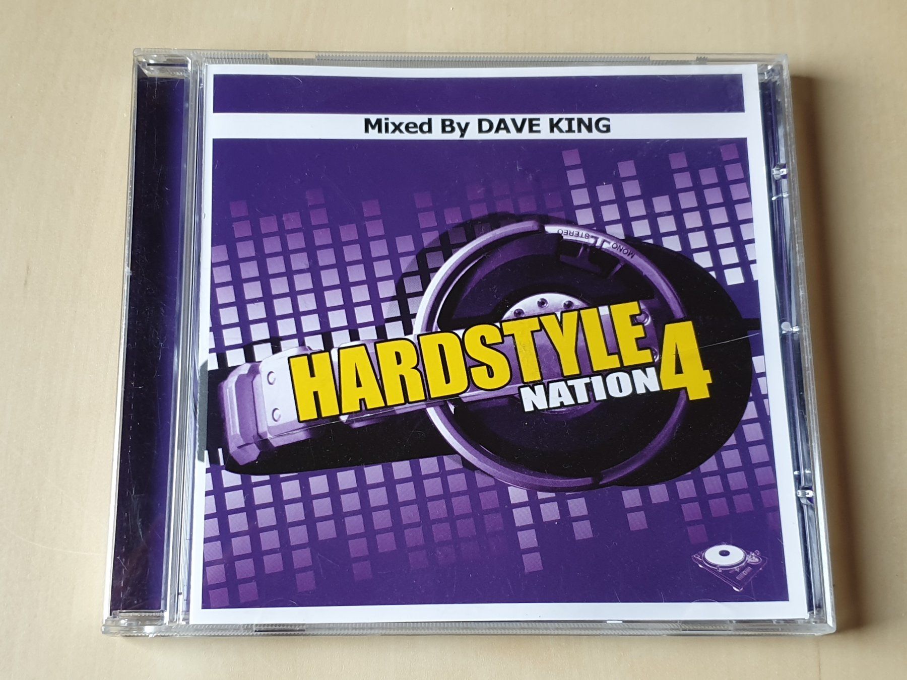 CD: Hardstyle Nation 4 – Usato da Stansstad venduto da collectorsshop