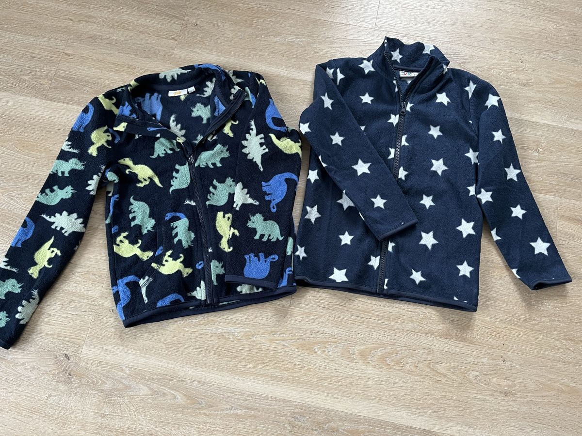 Ensembles coordonnés: Strickjacken Gr. 122/128 – D'occasion à Sulz AG par Zissi31324