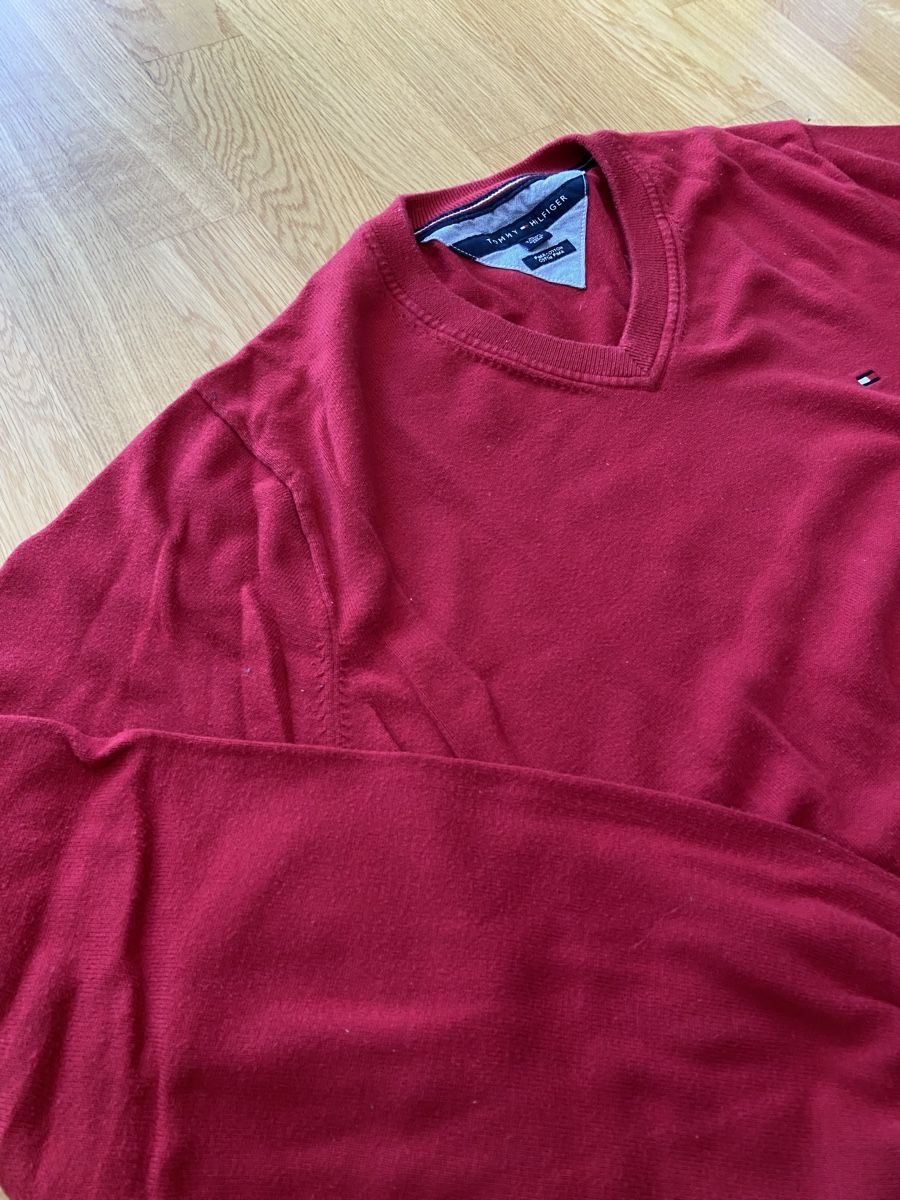 Tommy Hilfiger Maglioni & Felpe: Tommy Hilfiger V-Neck – Usato da Schaffhausen venduto da golazo_vines 1