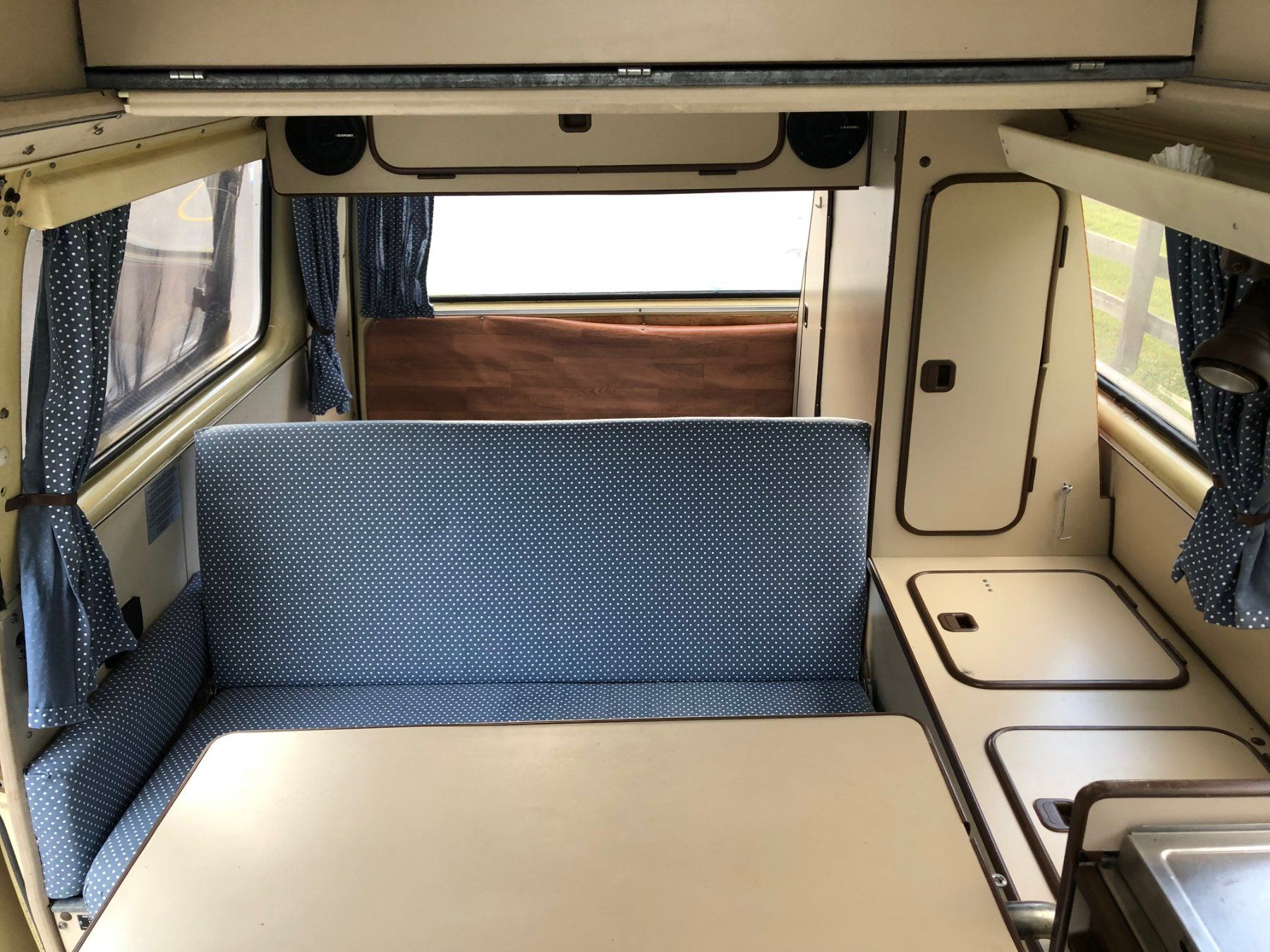 VW Veicoli da campeggio: VW T3 Bus Camper – Usato da Gstaad venduto da Johny3 8