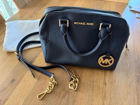 Michael Kors Handtasche, Dunkelblau, neuwertig!