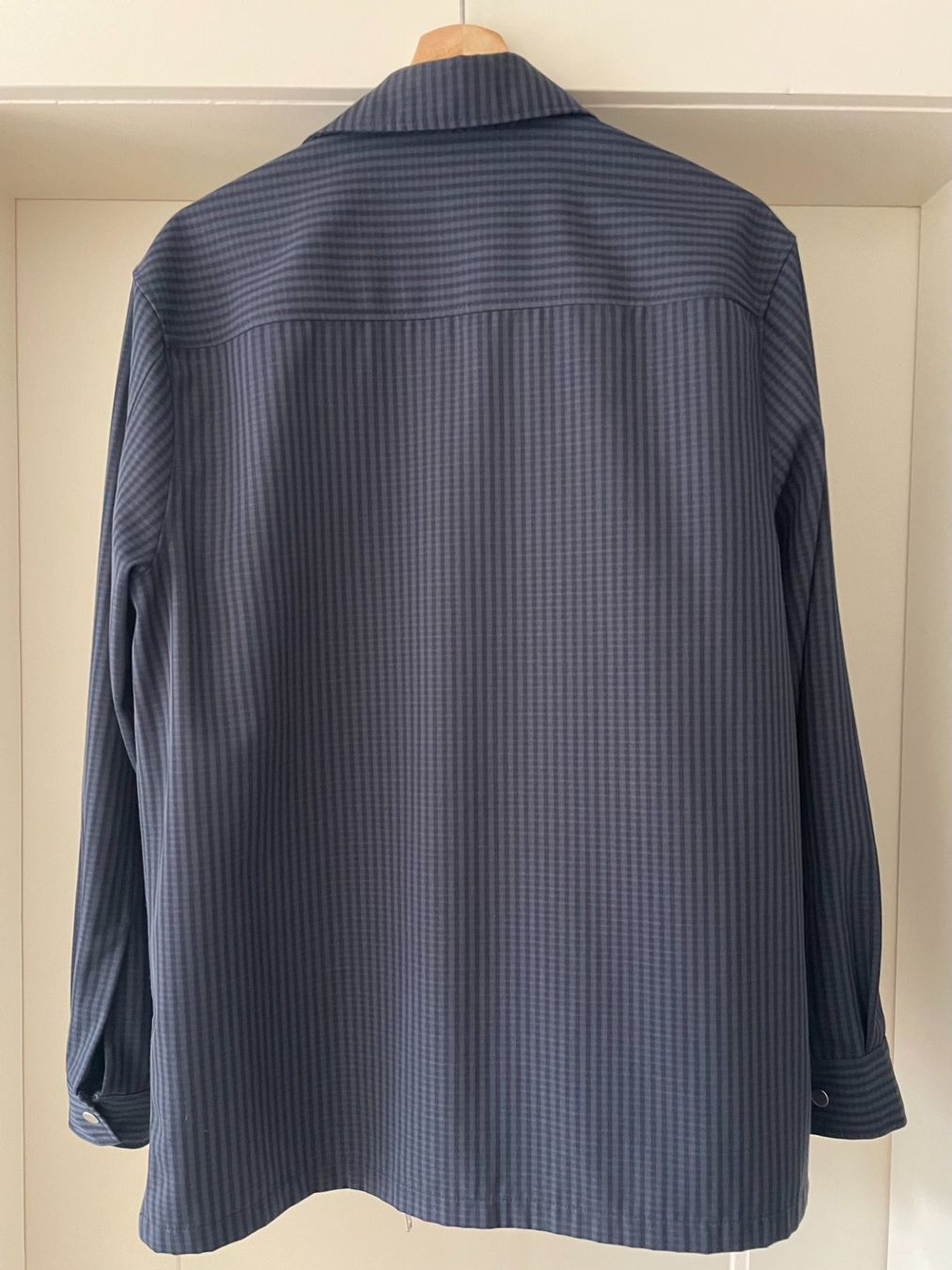 Cos Vestes: COS RELAXED-FIT WOOL OVERSHIRT – D'occasion à Zürich par Sellerie77 1