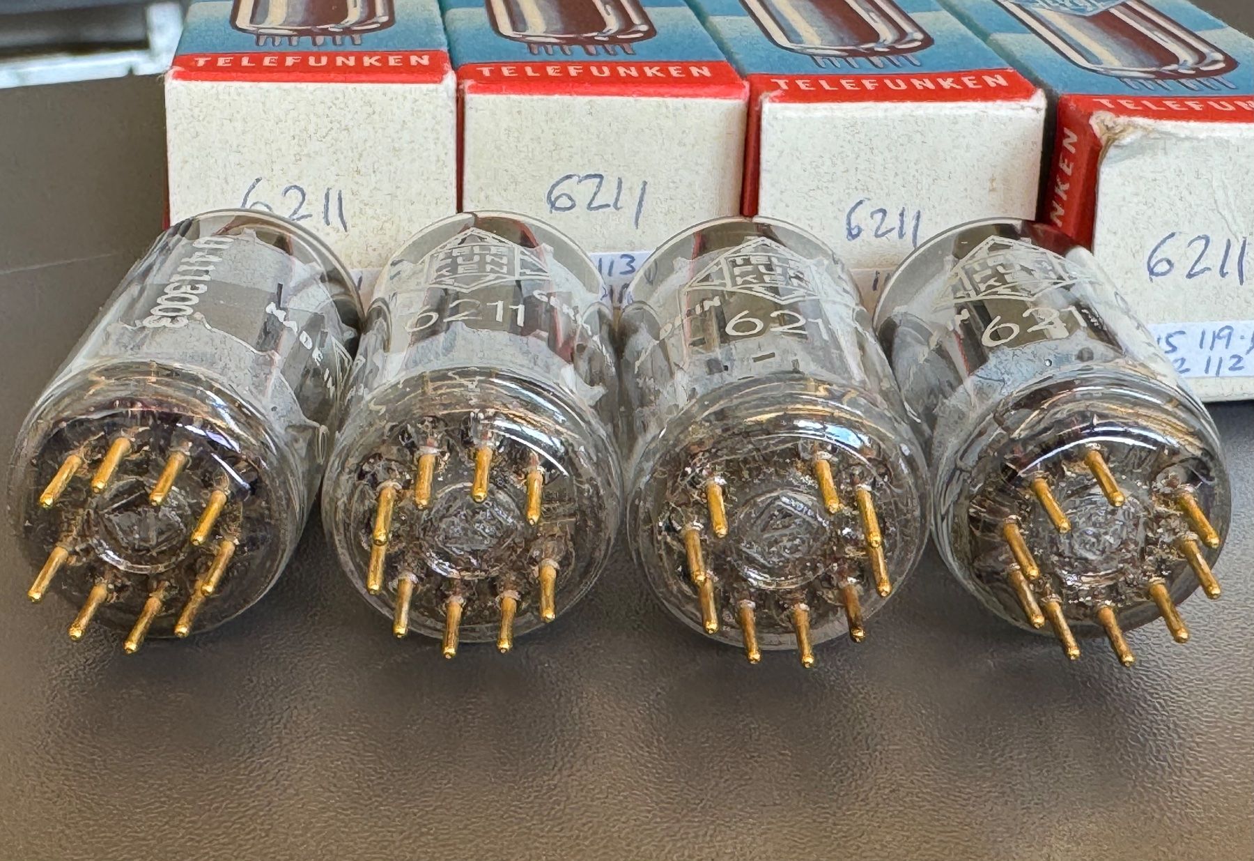Telefunken Amplificateurs: 4 x Telefunken 6211 gleicher Datumscode – D'occasion à Ebertswil par audivero 2