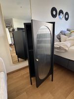 Vitrine/ Schrank schwarz mit Glastür
