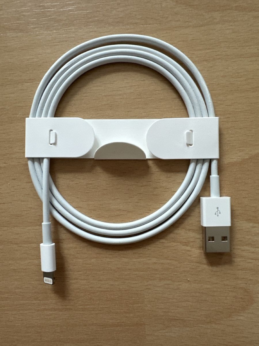 Apple Cavi: Original Apple Ladekabel / Lightning Cable, Neu! – Nuovo e nell'imballaggio originale da Dürnten venduto da laese01