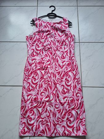 Schönes Kleid von Apanaga