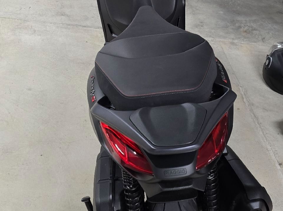 Piaggio Scooter: Piaggio Beverly 400 HPE – Usato da Liebefeld venduto da DavideVespaPX 3