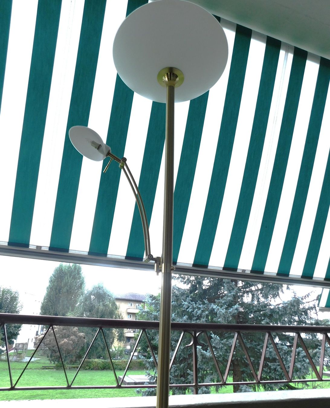 Lampade: Vintage LED-Stehleuchte aus Messing 1980er – Usato da Emmenbrücke venduto da Neverlaand-22 1