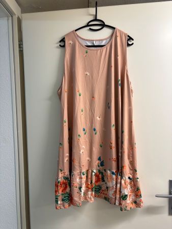 Sommerliches Kleid mit Blumenprint Gr. XXL Leicht & luft...