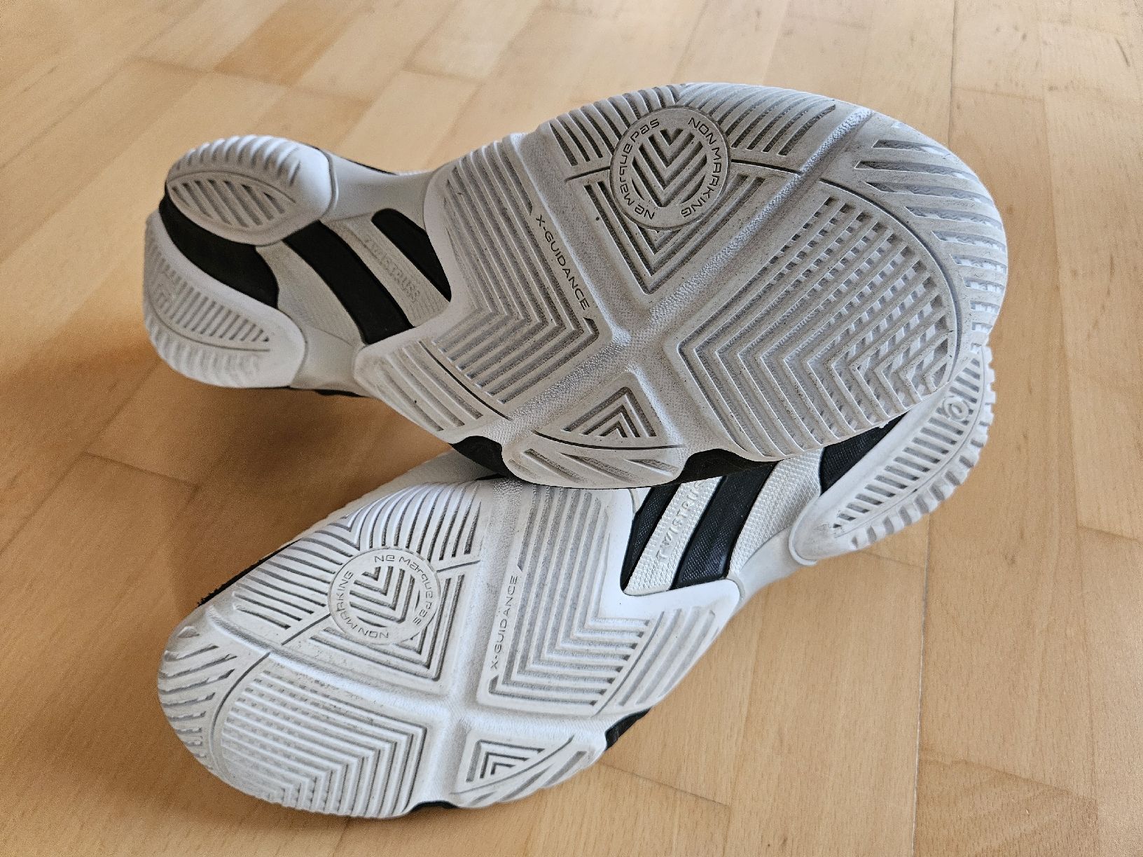 Asics Scarpe da uomo: Asics Netburner Ballistic FF, Grösse 45, neuwertig – Usato da Wettingen venduto da Sk8ertomda 5