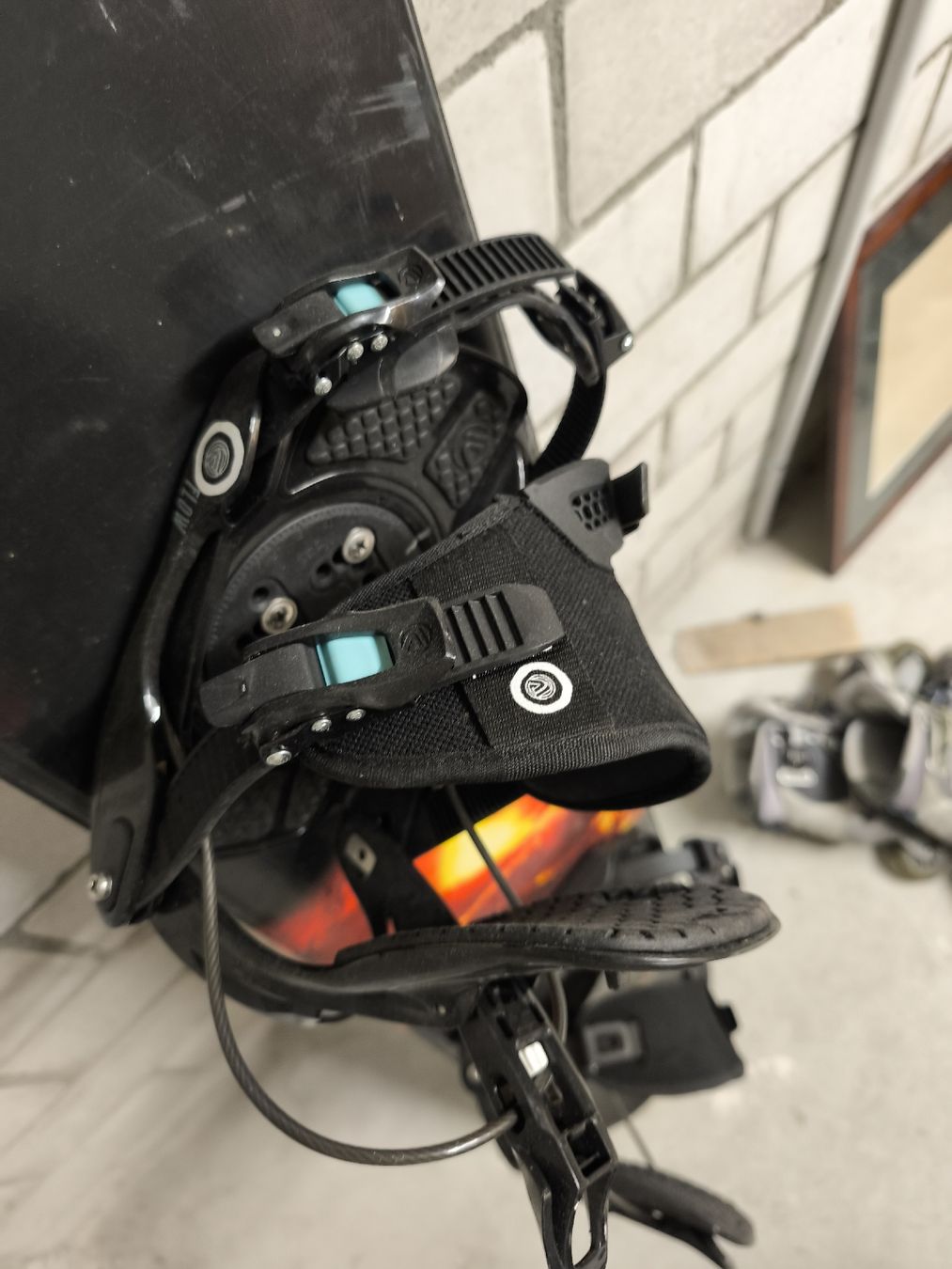 Board: Völkl Snowboard mit Flow Bindung schwarz gebraucht – Usato da Kloten venduto da nic_9l2c 2