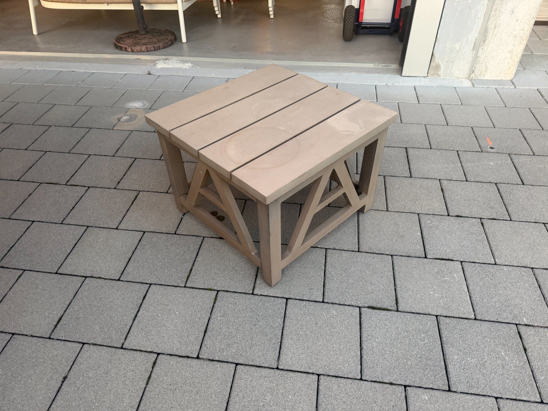 Tavoli: Garten Beistelltisch aus Metall – Usato da Pfäffikon SZ venduto da xevo_Networks 1