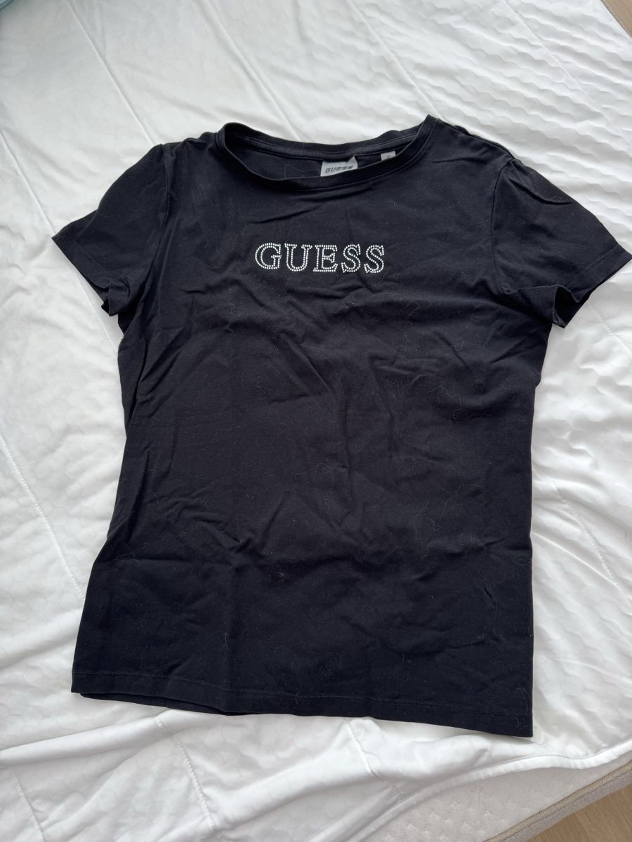 Guess T-shirt: T-Shirt von Guess – Nuovo (secondo la descrizione) da Laufen venduto da AnnaBlunschi