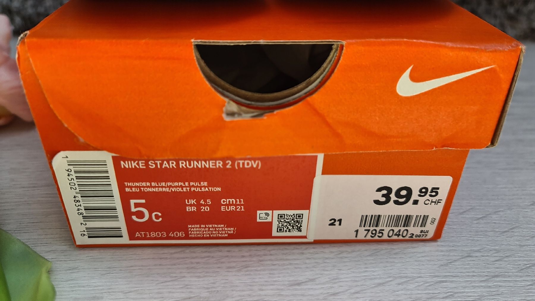 Nike Scarpe per ragazzi: Nike Star Runner Schuhe Gr.21 originalverpackt – Usato da Zufikon venduto da Dadulka79 5