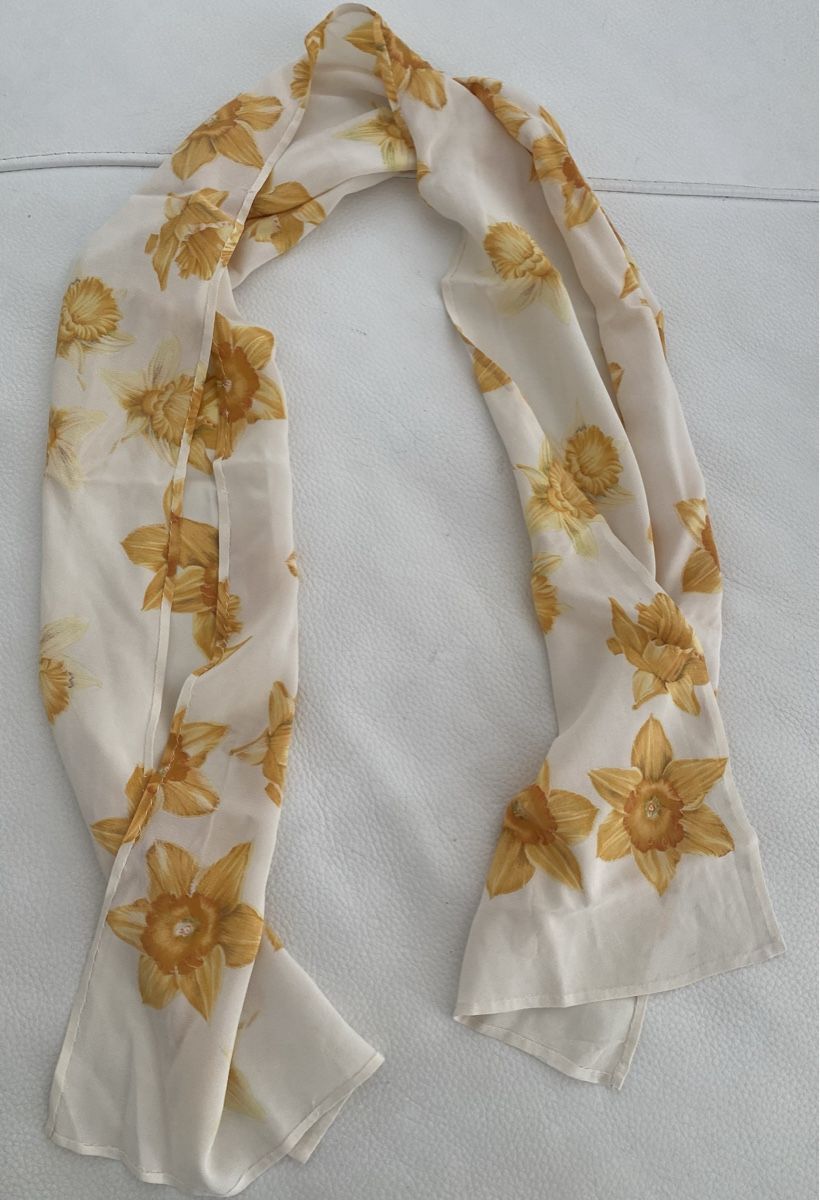 Foulard & Sciarpe: Seiden Schal 🌸 – Usato da Opfikon venduto da Luis144 1