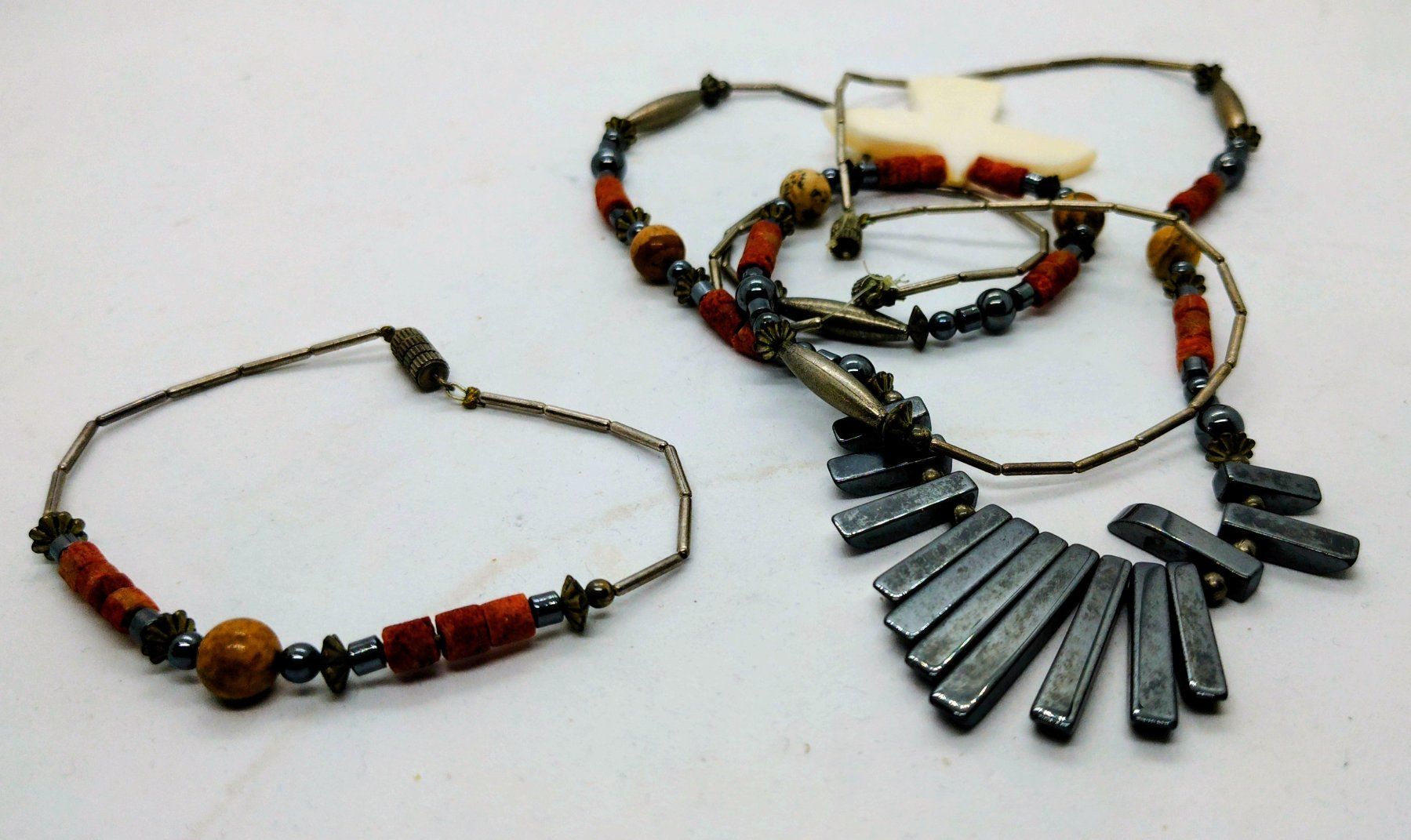Autres bijoux: Modeschmuck-Set im Ethnoschmuck-Stil – D'occasion à Allschwil par Swisstoybox