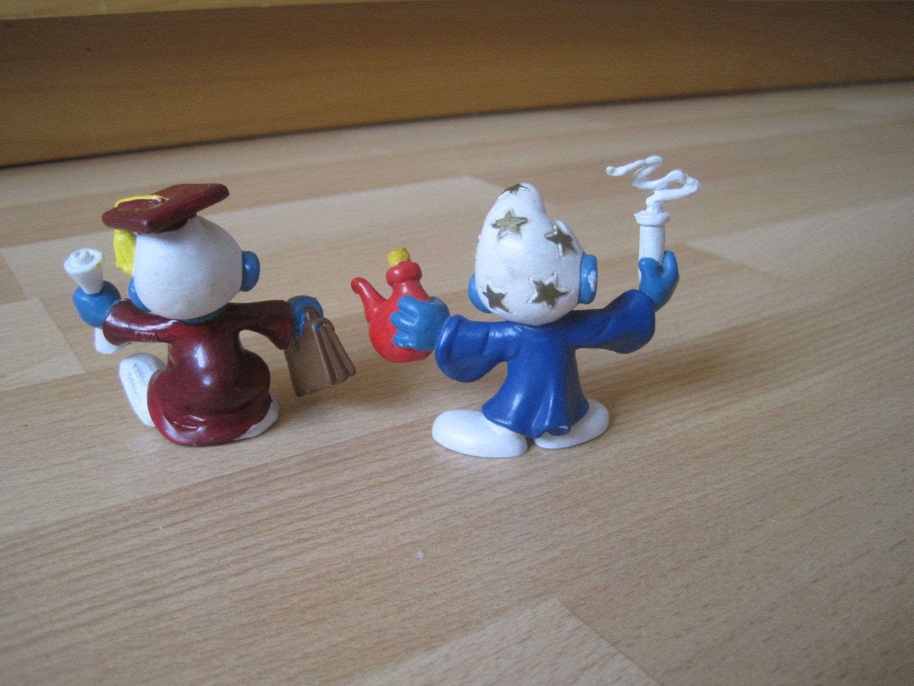 Schleich Spielzeuge: Schlümpfe Schlumpf Absolvent & Magier von 1981 – Gebraucht aus Gossau SG von Noryflory 1