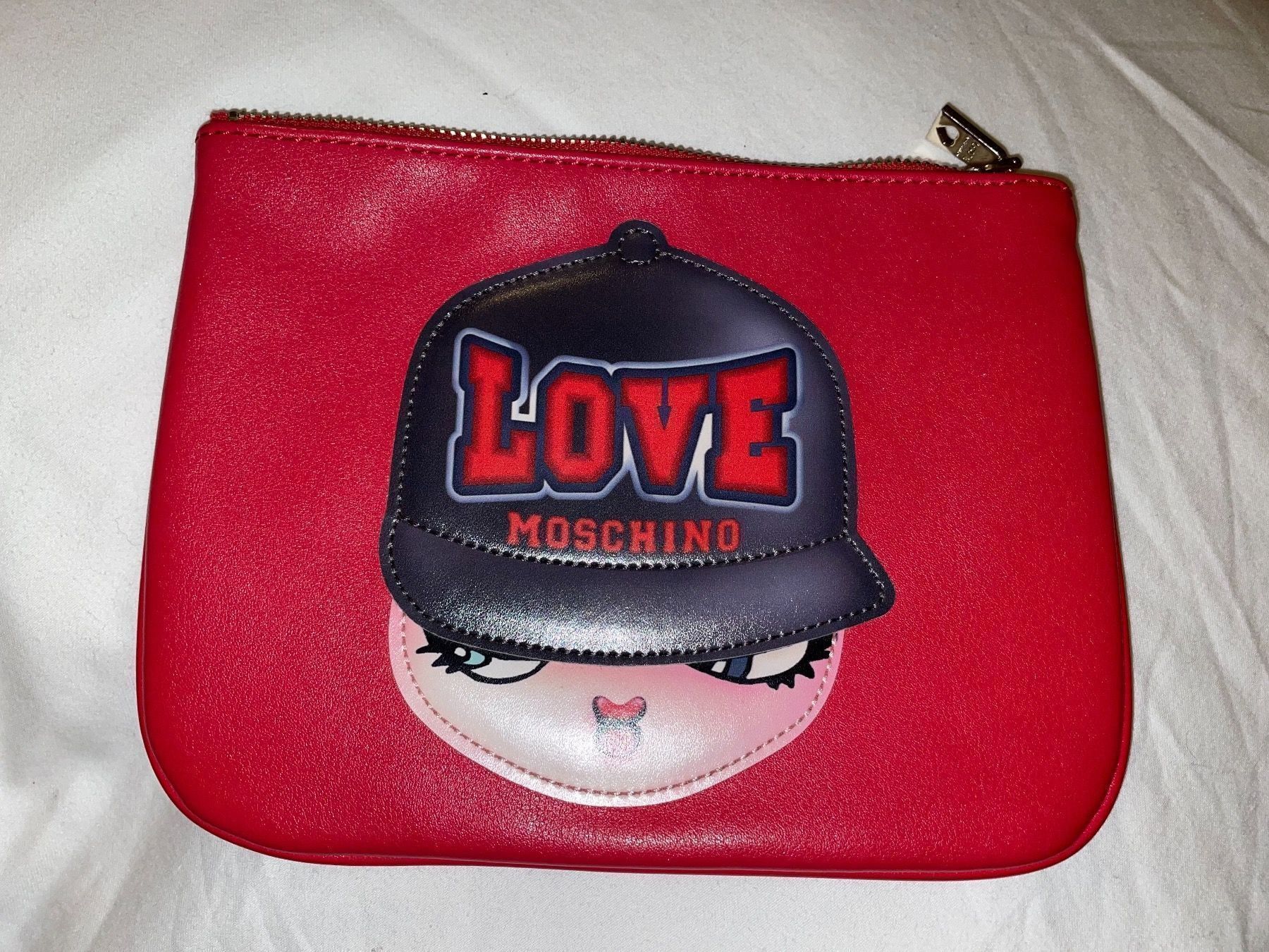 Moschino Portamonete: Moschino – Nuovo (secondo la descrizione) da Pully venduto da Kalissa