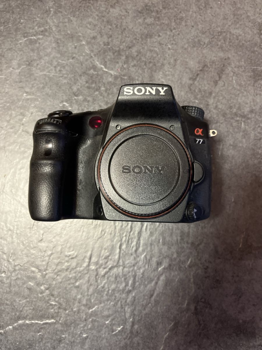 Sony Fotocamera: Sony A77 – Difettoso da Langwies venduto da ann_n88c