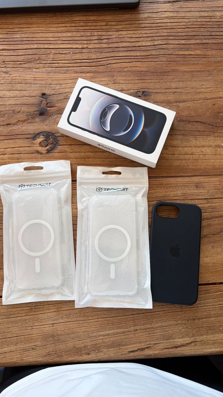 Apple Portables: Apple iPhone 16e – Neuf avec emballage d'origine à Uster par svm_s68c 2