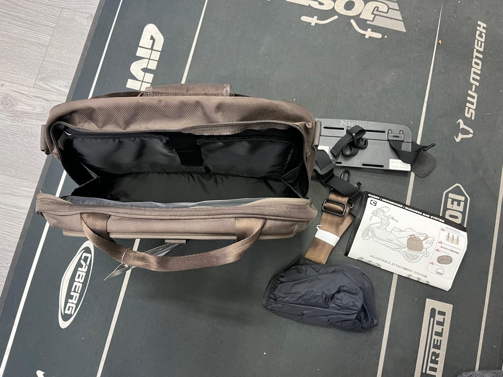 Valigie & Borse: Laptop Tasche Neu – Nuovo e nell'imballaggio originale da Zürich-Schwamendingen venduto da Josts_ToeffladeAG 4