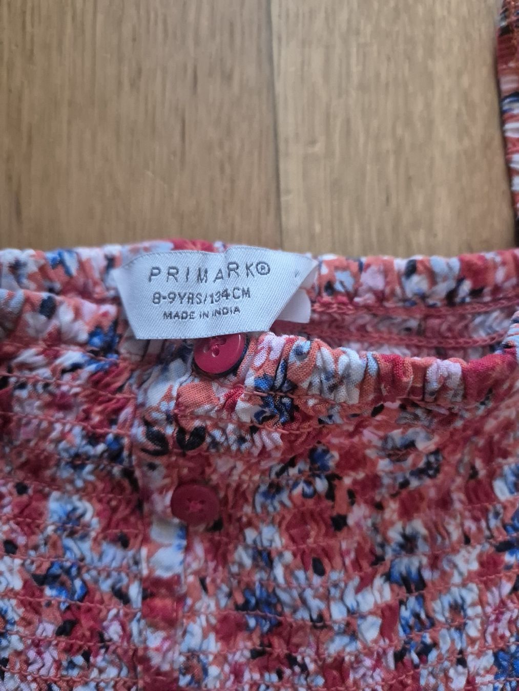 Blouses, T-shirts & Tops: Blouse Primark floral pattern short sleeves size 134 cm – D'occasion à Basel par and_zvv7 1