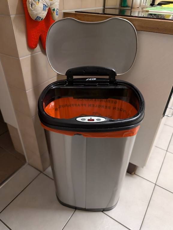 Cestini per rifiuti: Mülleimer mit Sensor – Usato da fällanden venduto da dav_s7zg 2