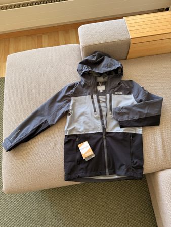 New Regatta Waterproof Jacket 164cm 14yr - Perfect for Hikes