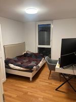 Cadre de lit, matelas et tête de lit Ikea