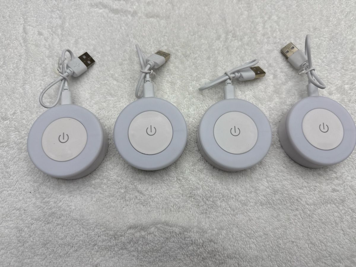 Lampade: 4 Lampes de placard LED  USB - Super! – Nuovo (secondo la descrizione) da Chenens venduto da anasantos90