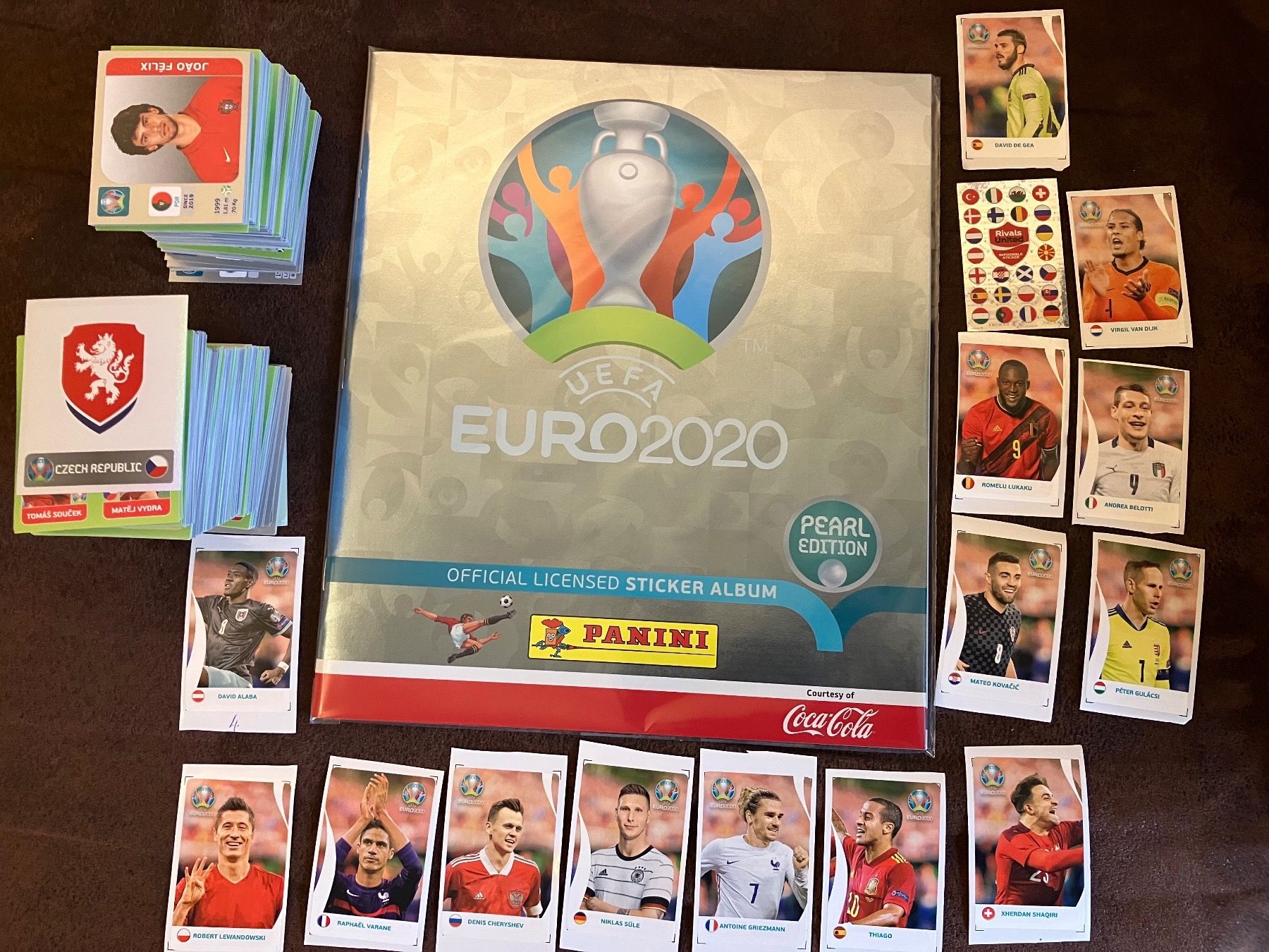 Panini Albums: Panini pearl 2020 mit Coca Cola Album – Neuf (Voir description) à Duebendorf par RoteRose