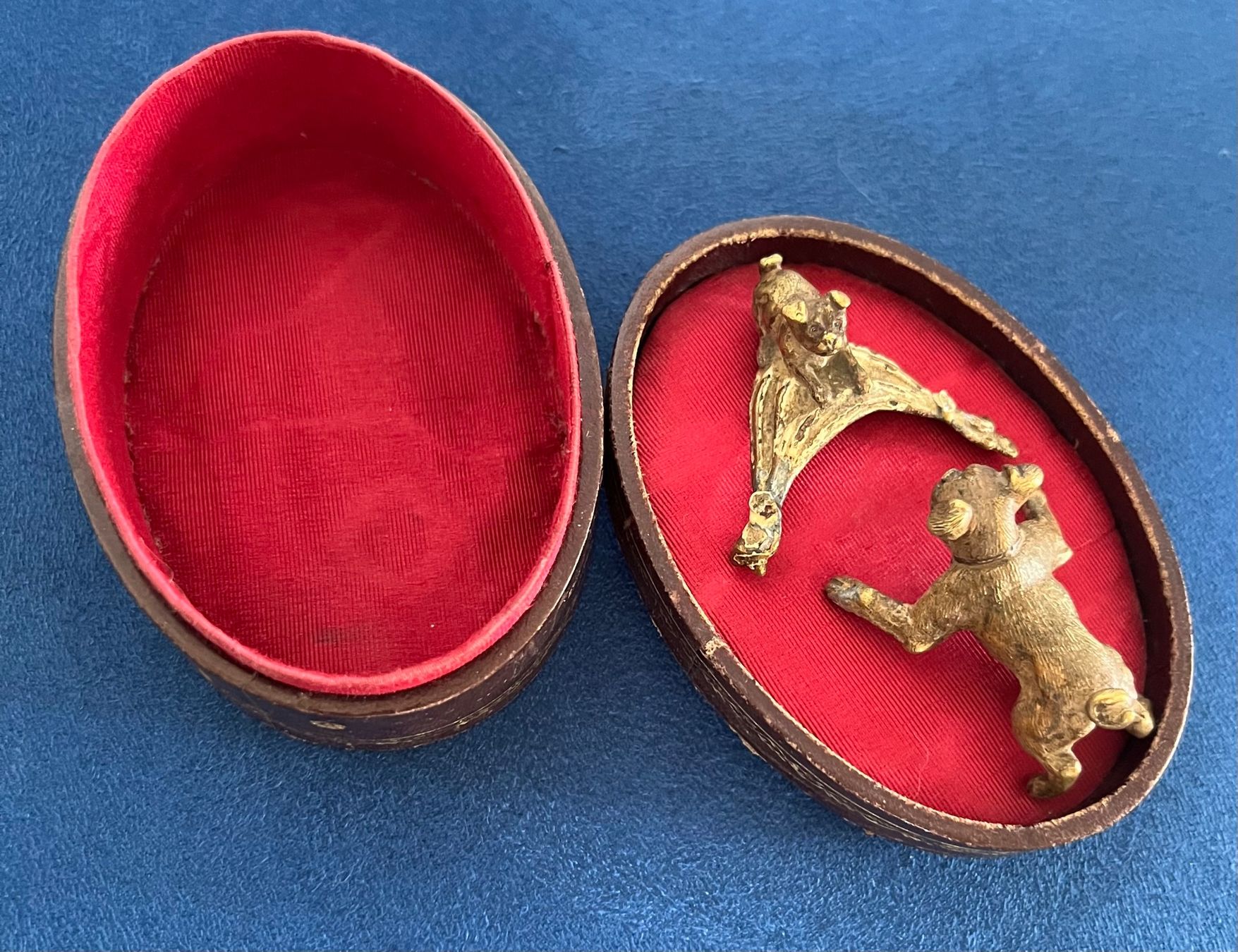 Figurines: Petits chiens en bronze – D'occasion à Farvagny-le-Grand par WatchUP 1