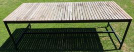 Gartentisch Holz mit Metallgestell