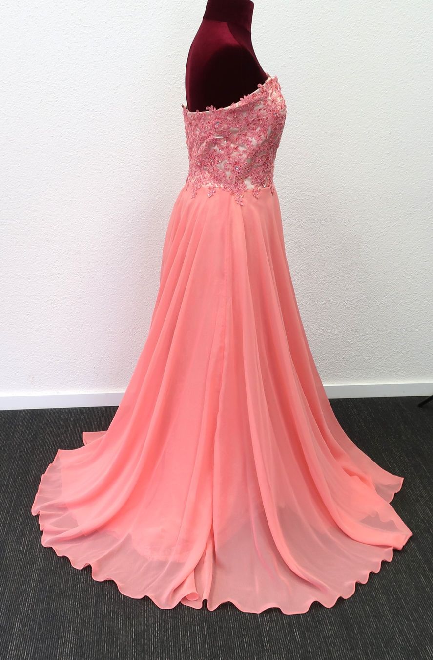 Kleider: Elegantes Sommer-Abendkleid Korallrosa – Gebraucht aus Volketswil von brockipfannenstil 3