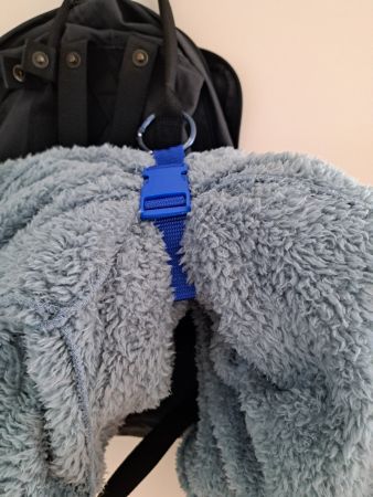 Jackenhalterung für Rucksack - Blau!