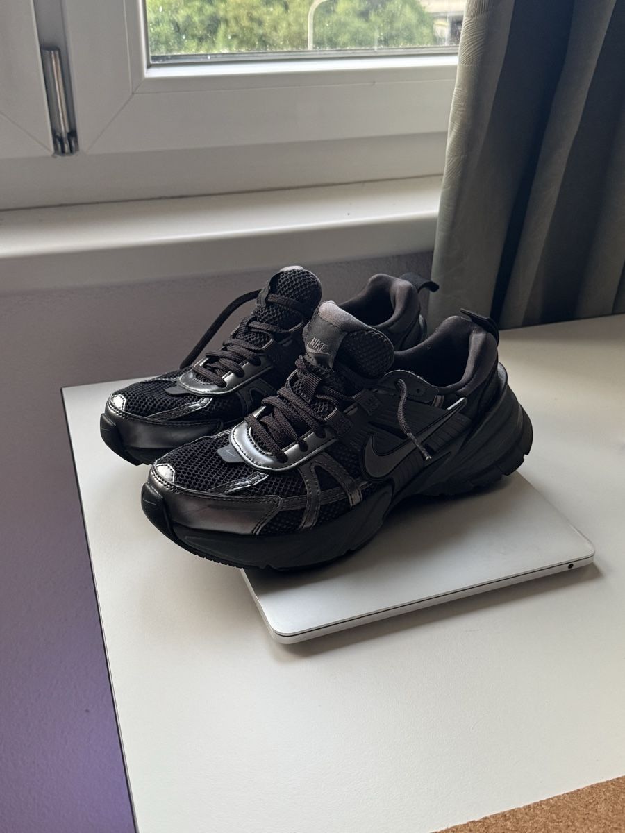 Nike Scarpe da uomo: Sneakers Nike v2k run Black Anthracite – Nuovo (secondo la descrizione) da St. Gallen venduto da sch_th5c 2